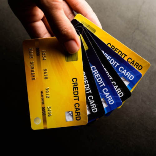 How to Choose the Right Credit Card: 5 Practical Tips